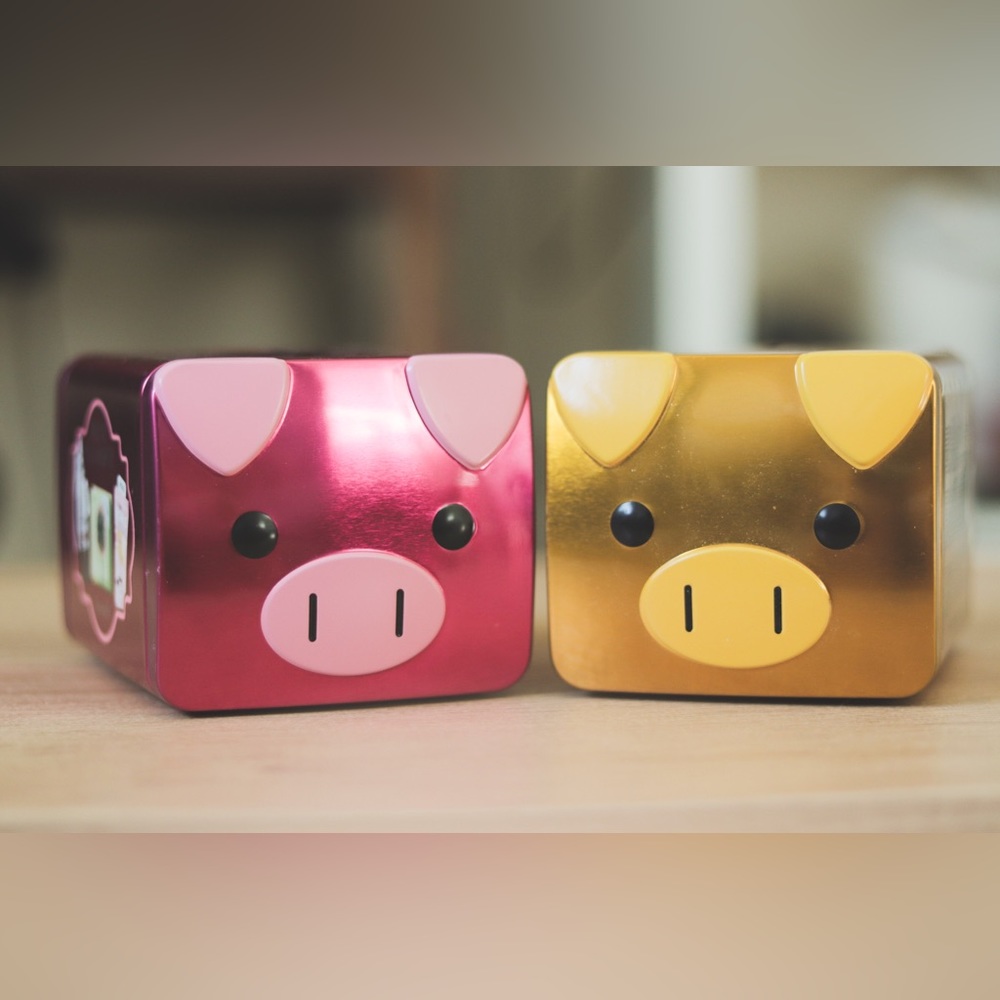 ✨LIMITED EDITION ✨ Benefit cosmetic piggy bank - pink & gold